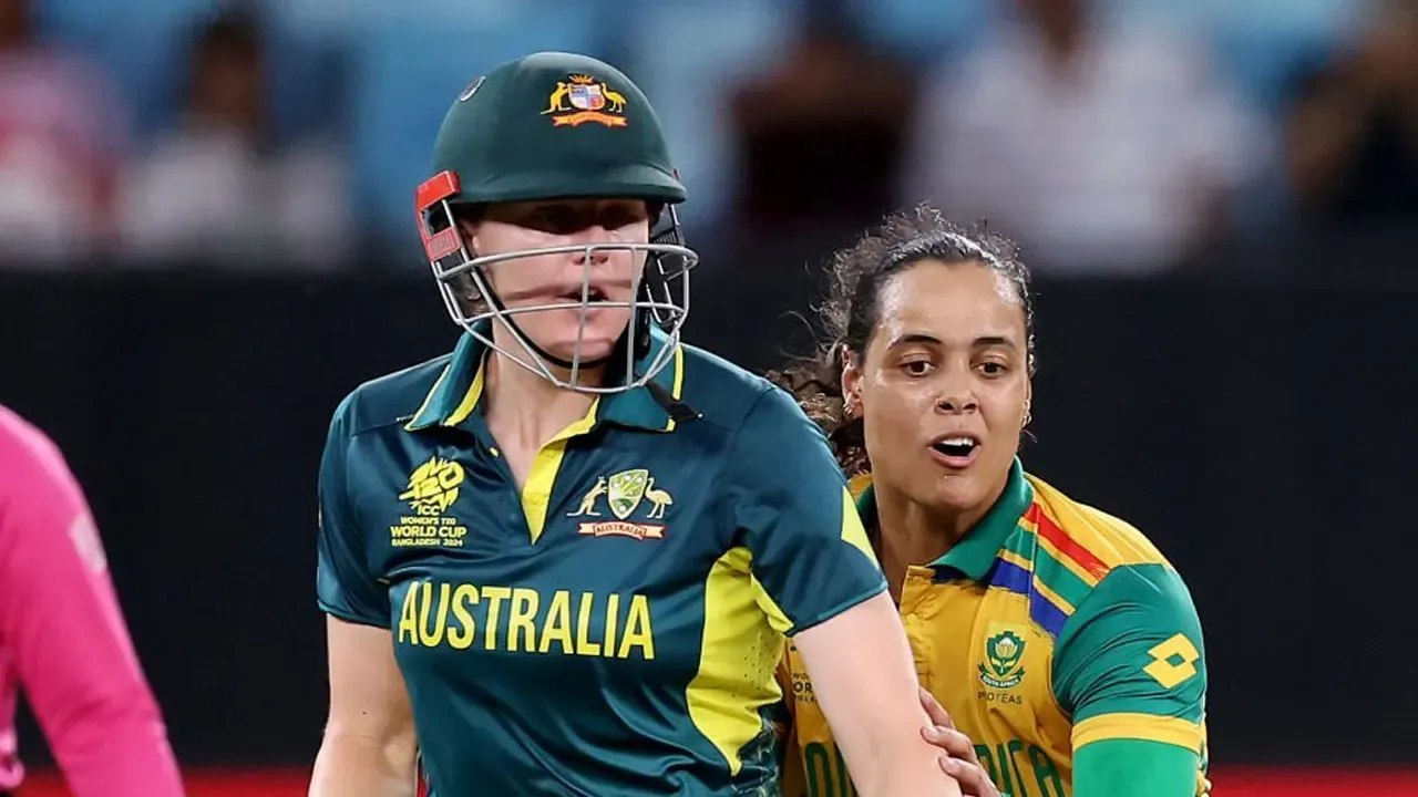 Australia set 135 runs target for South Africa