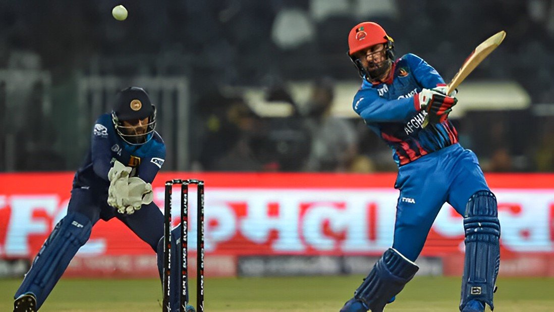 Kusal Mendis' Steady Knock and Mohammed Nabi's Aggressive Response Deliver an Exciting Showdown