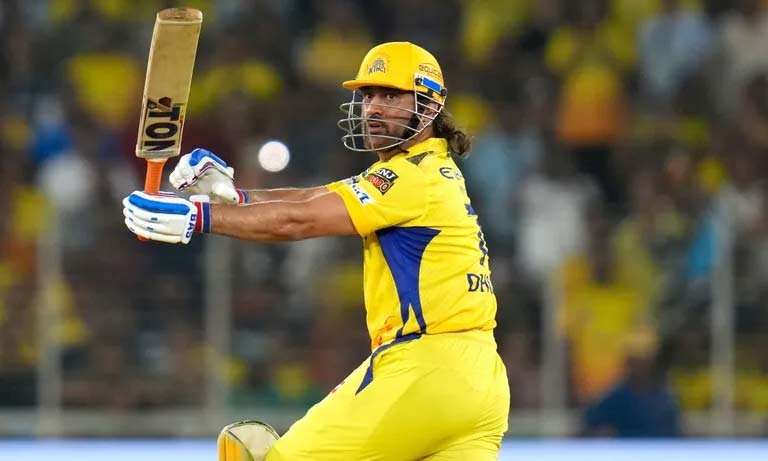 Sehwag declines debate on MSD's batting spot