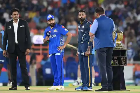 IPL Trade Rumors: Hardik Pandya Engages in Discussions to Depart Gujarat Titans for Mumbai Indians
