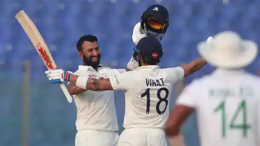 Cheteshwar Pujara Battles His Way to A Stubborn Century