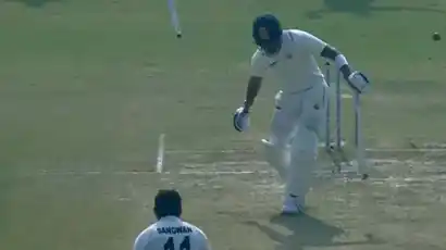 Virat gets dismissed by Himanshu Sangwam