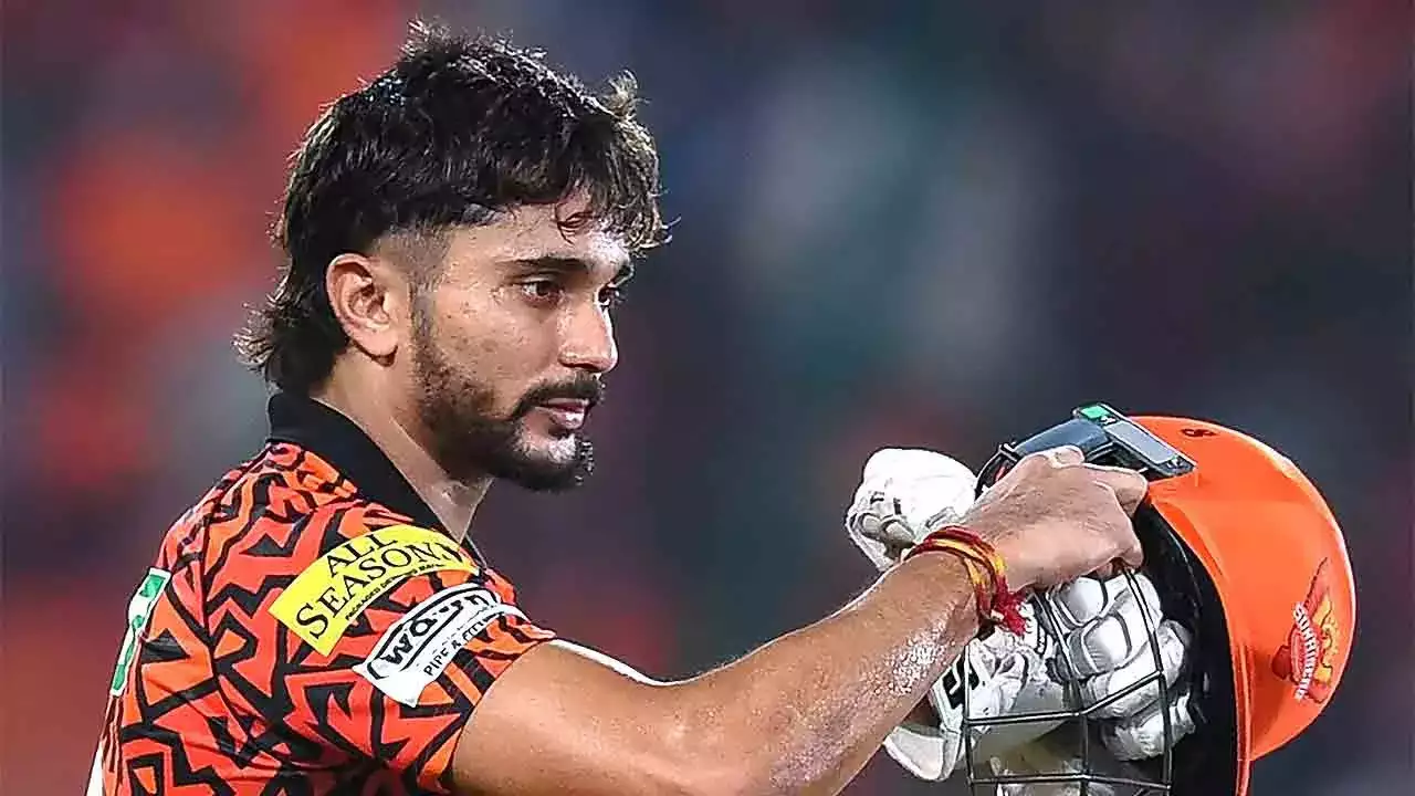 Angry Nitish Kumar Reddy threw his Helmet after his dismissal vs LSG