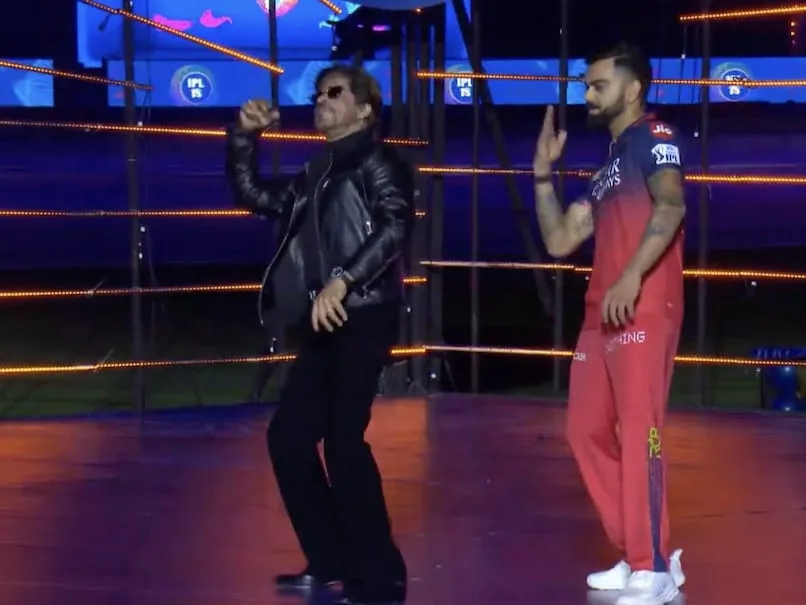 Virat and Shahrukh dancing