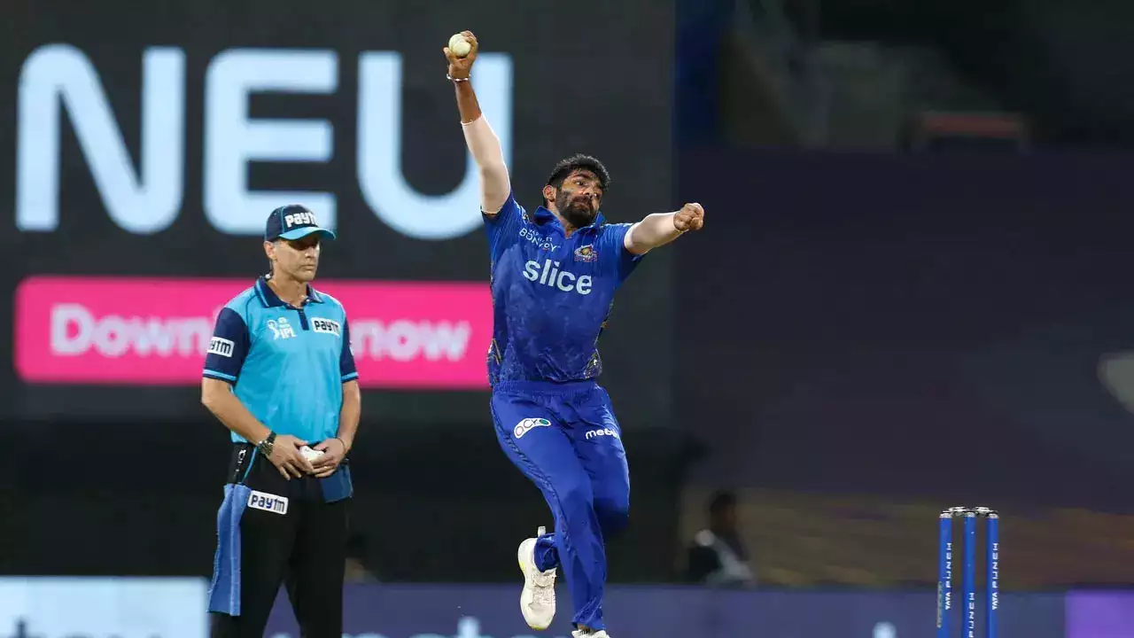 Discover which IPL 2025 team has the strongest bowling attack. A detailed look at Mumbai Indians' pace and spin options, including Bumrah, Boult, and Chahar.