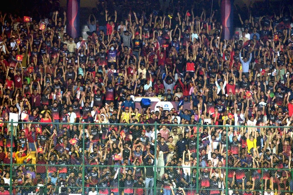 RCB chants 