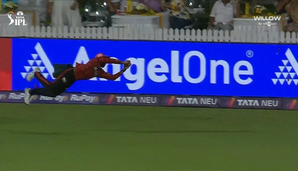 Kamindu Mendis catch video