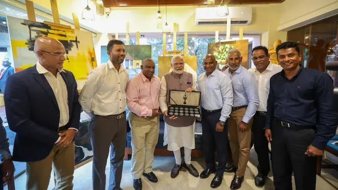 PM Modi meets 1996 Sri Lankan world cup winners