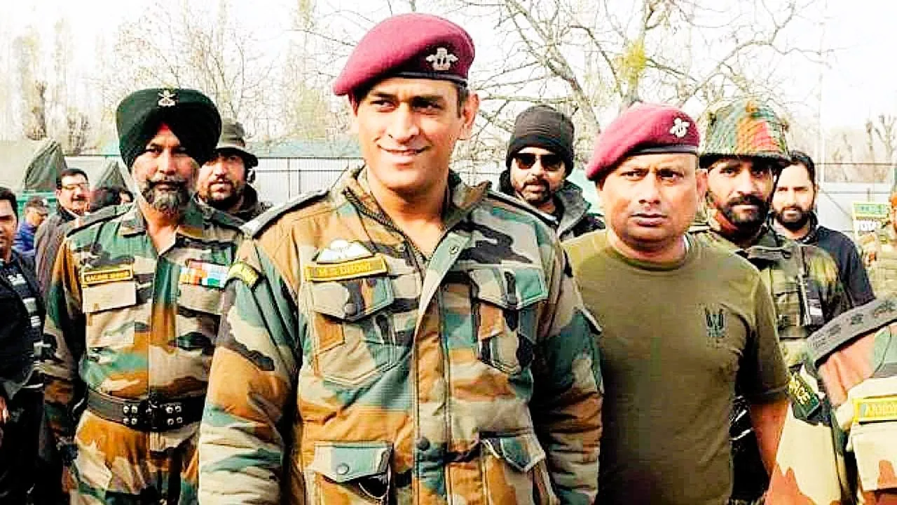 Famous-Personalities-Also-Held-Highly-Designated-Posts-In-The-Indian-Army-Mahendra-Singh-Dhoni.webp