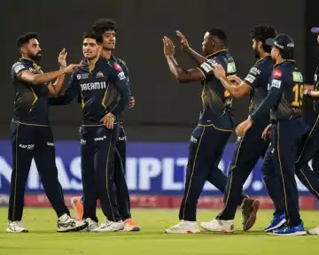 Fans Celebrate as Gujarat Titans Outplay Delhi Capitals in a Power-Packed Performance