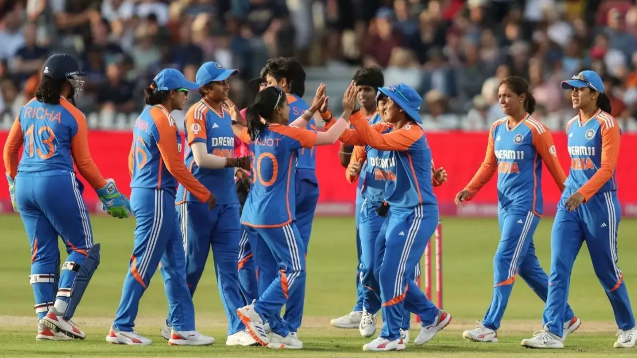 India-Women's-ODI-team.webp