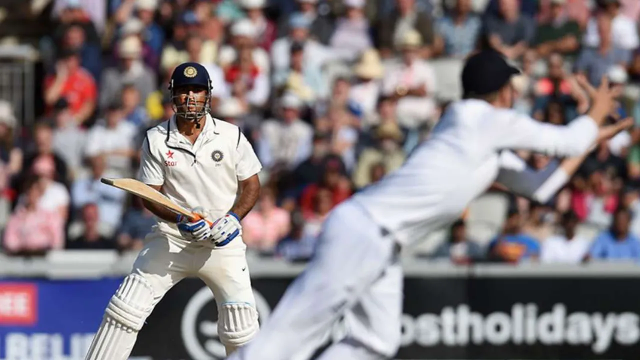 MS-Dhoni-Old-Trafford
