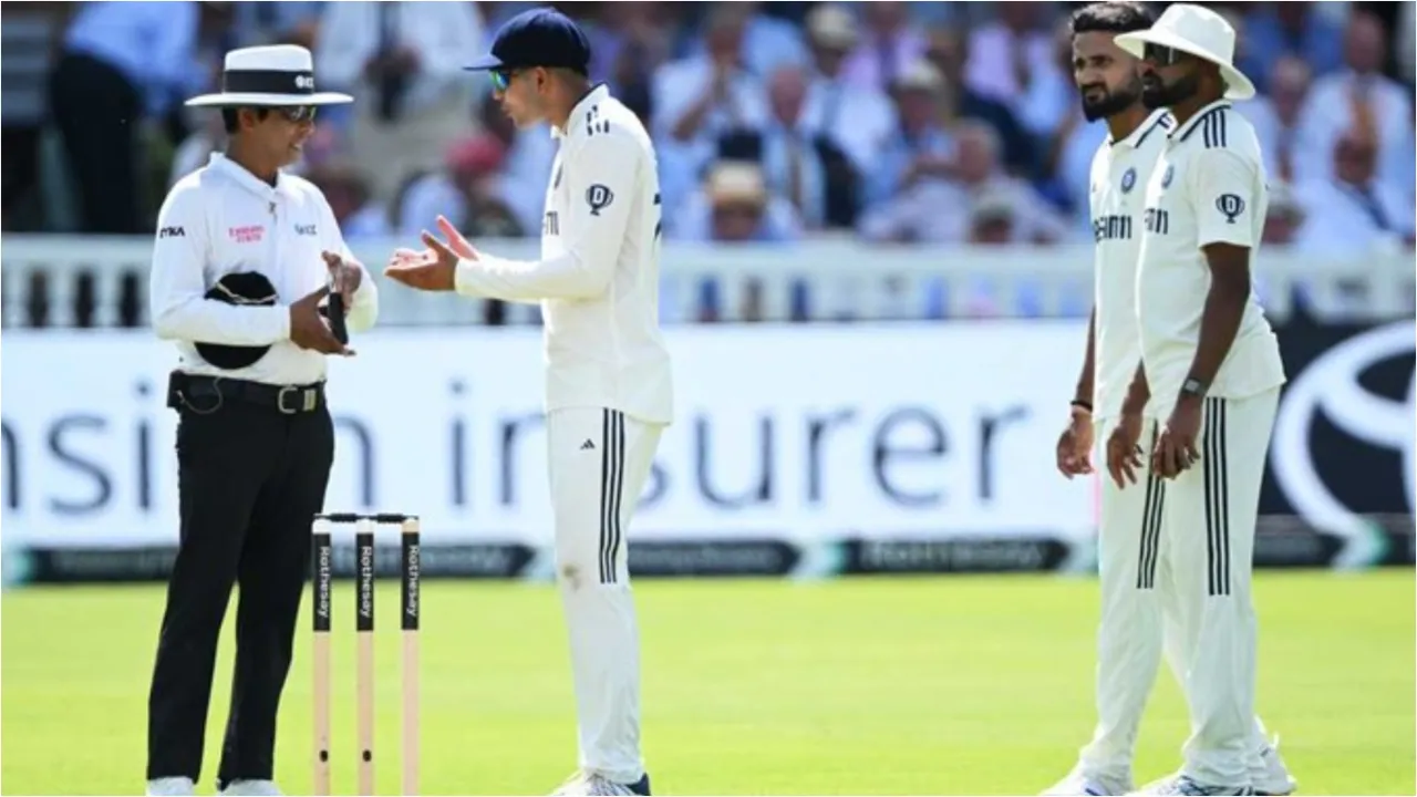 Shubman Gill furious with umpire for changed ball. 