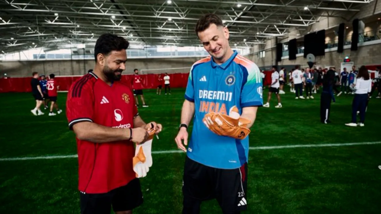 Tom Heaton meets Rishabh Pant. 