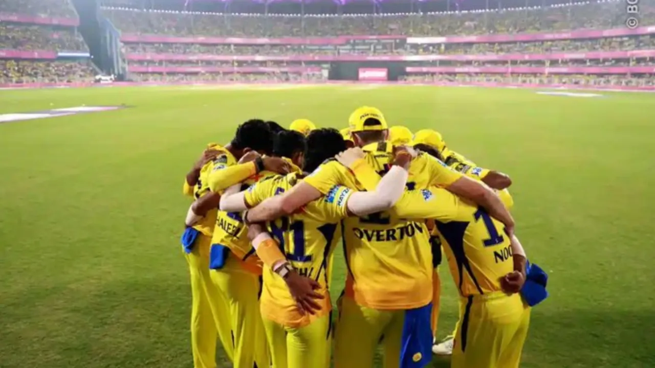 CSK star leaves England. 