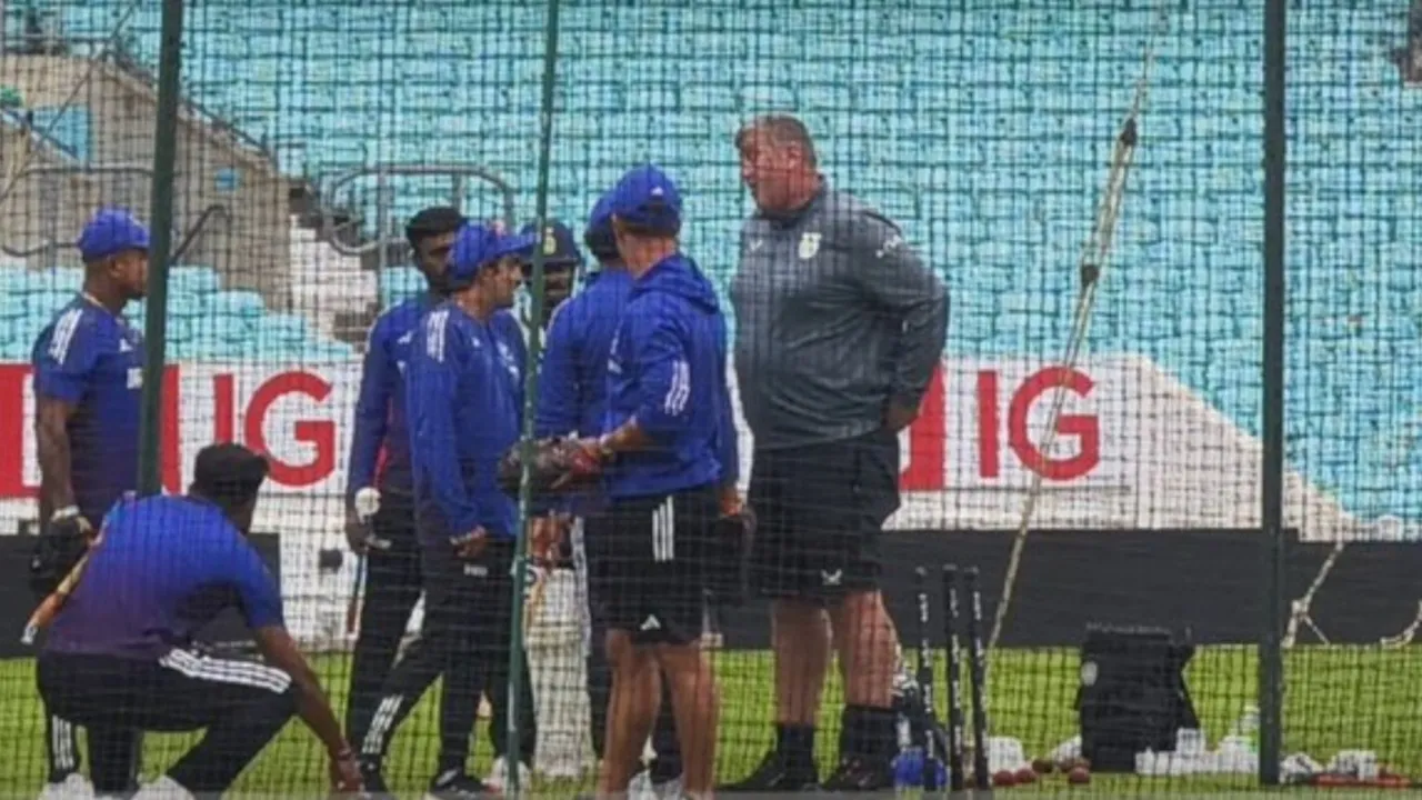 Gautam Gambhir angry on groundsmen. 