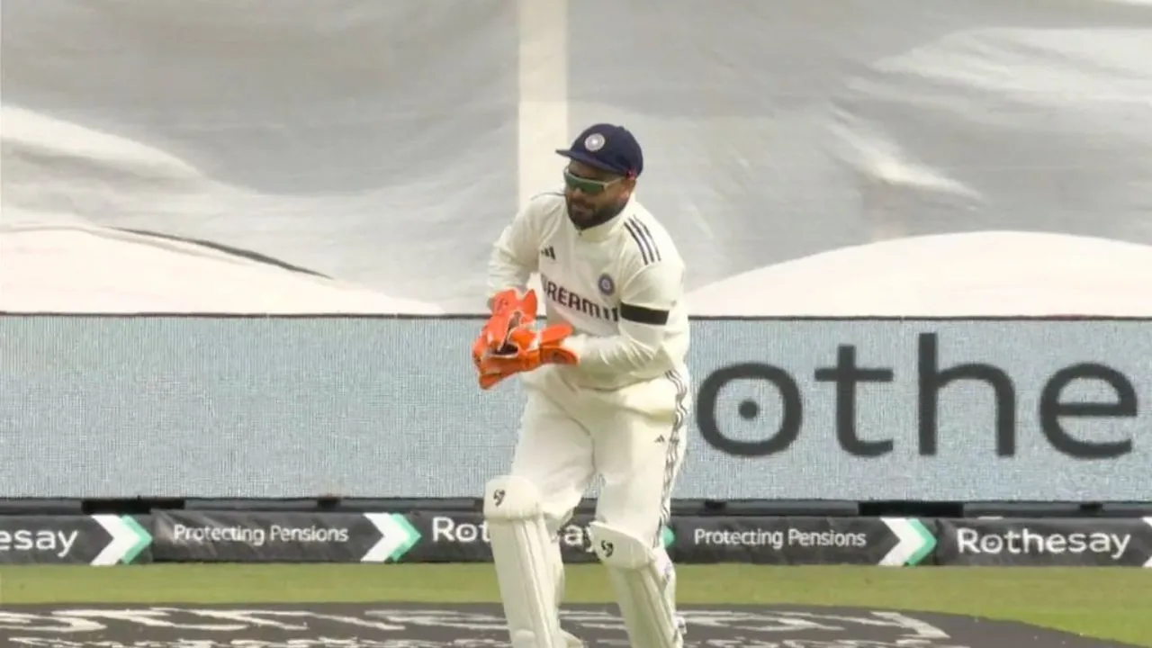 Rishabh-Pant-wicketkeeping.webp