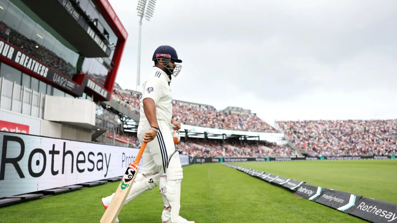 Former India players lauds Rishabh Pant's commitment. 