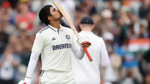 Shubman Gill celebrates 4th century.