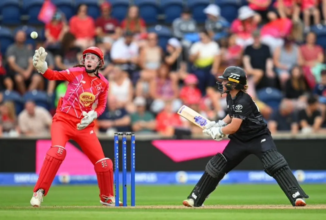 Manchester Originals Women Crush Welsh Fire Women 