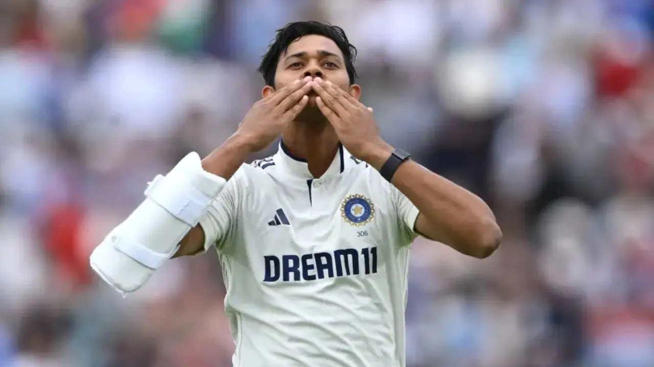 Yashasvi Jaiswal mistimed an upper cut