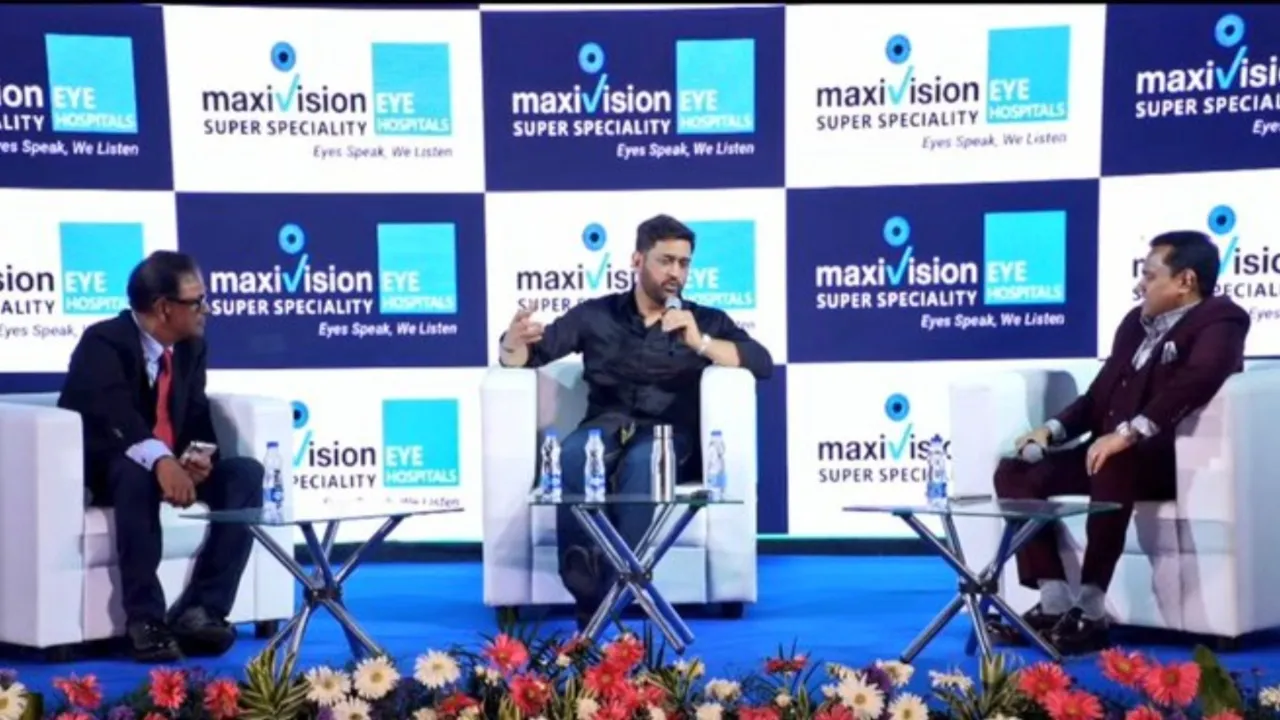 MS Dhoni on not using mobile phones. 