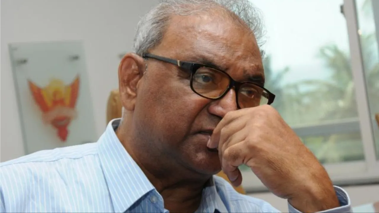 Vece Paes passes away. 