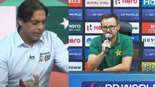 Shoaib Akhtar blasts at Mike Hesson's coaching decisions.
