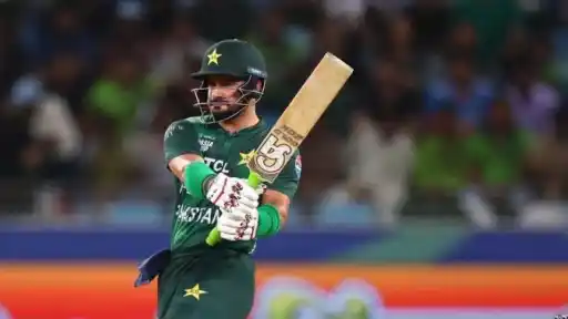 Sahibzada-Farhan-6-vs-Kuldeep-Yadav.webp
