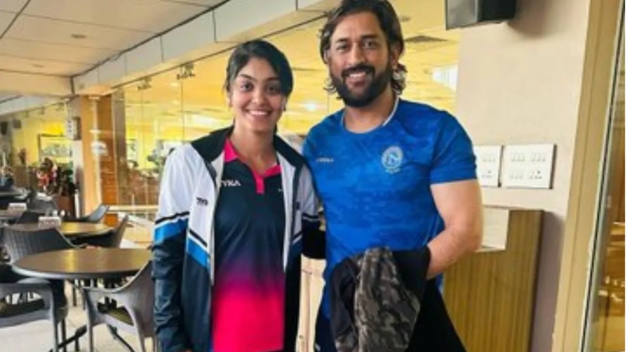 Harleen Deol recalls how MS Dhoni helped her during injury period. 