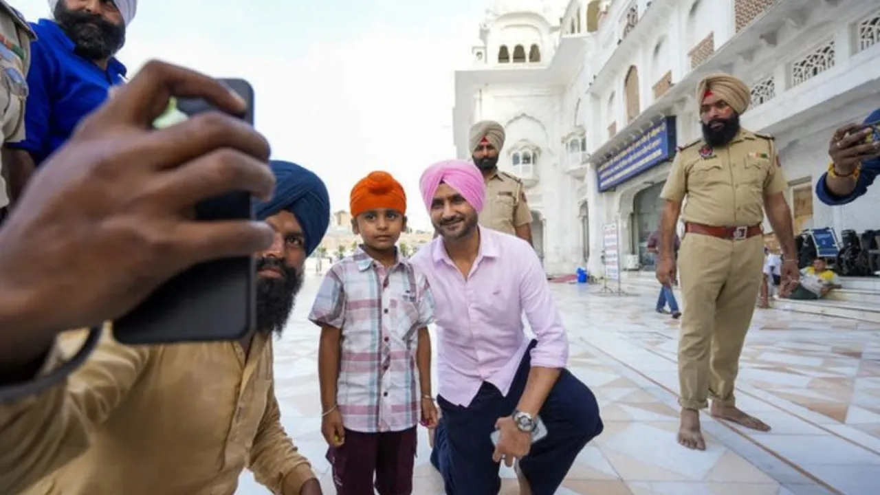 Harbhajan Singh lashes out on social media post. 