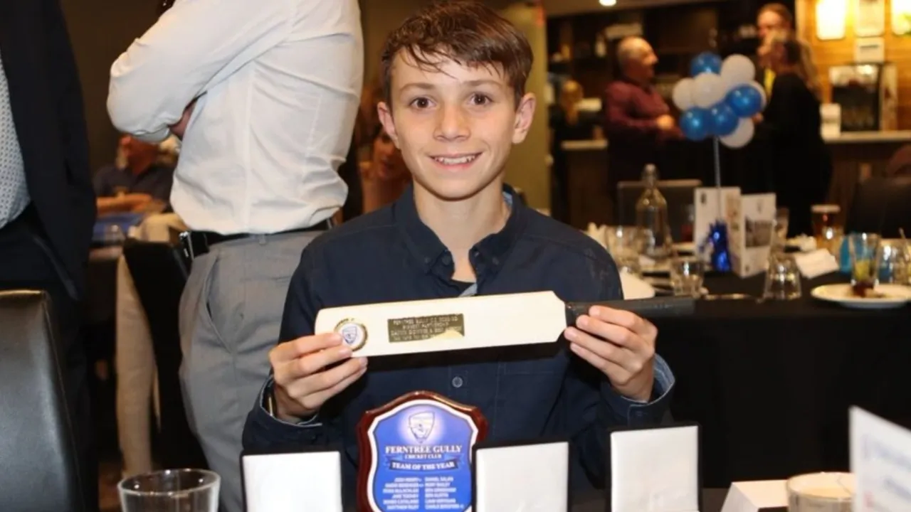 17-year-old Melbourne player dies after being hit by ball.