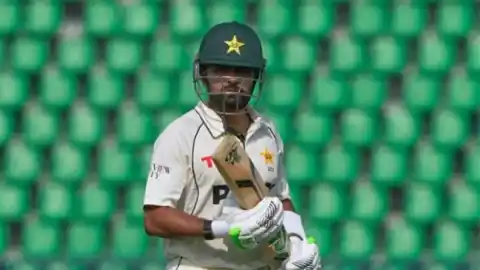 Babar-Azam-4-4-4.webp