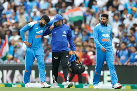 Shreyas Iyer gets injured