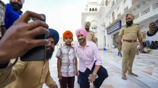 Harbhajan Singh lashes out on social media post. 