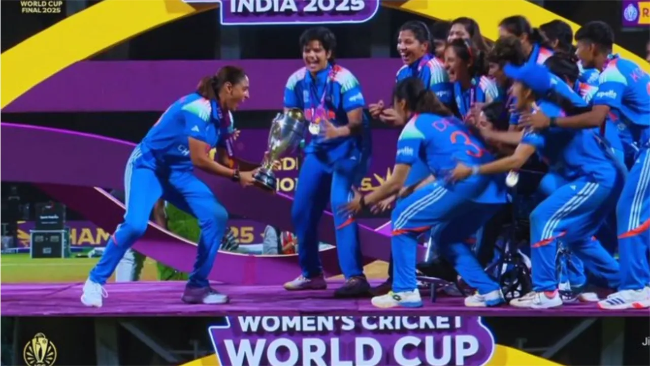 Harmanpreet Kaur’s Women’s World Cup 2025 trophy handing moment. 