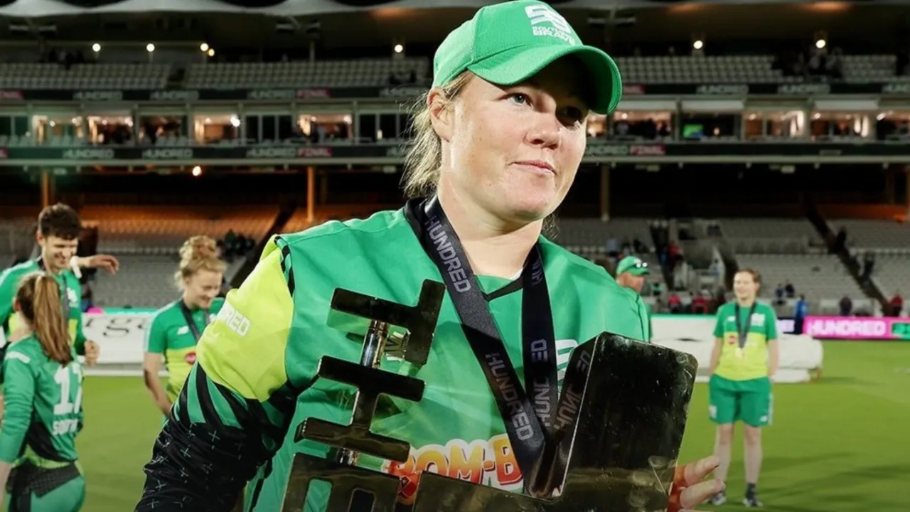 Who is RCB's new bowling coach Anya Shrubsole. 
