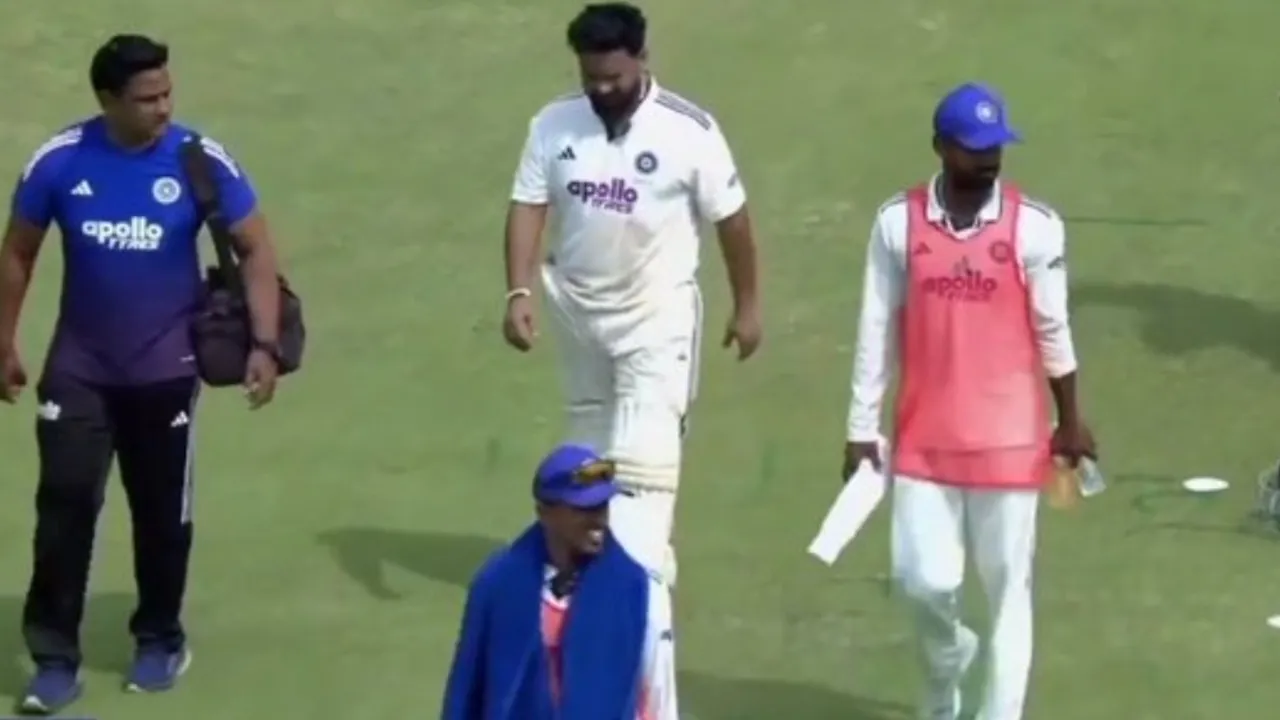 Rishabh Pant retired hurt during IND-A vs SA-A 2nd unofficial Test.