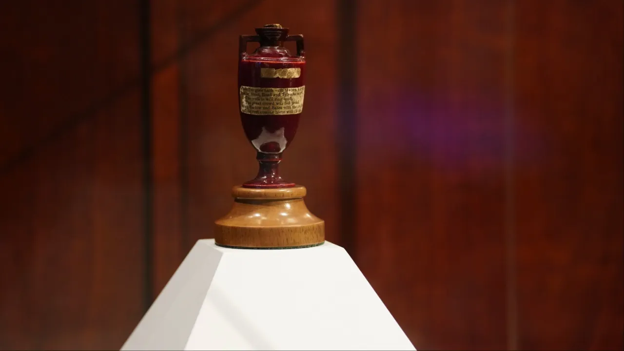 Top 5 bowling performances in history of Ashes.