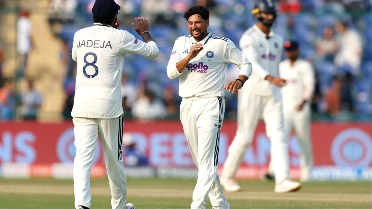Kuldeep Yadav dismisses Wiaan Mulder during IND vs SA 2nd Test. 