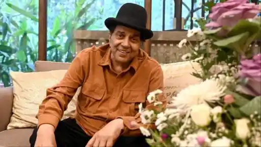 Cricketing fraternity mourns passing of Bollywood legend.
