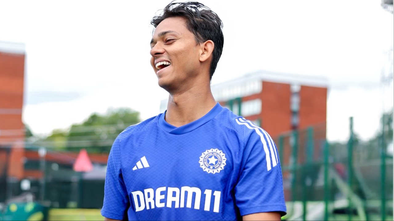 Yashasvi Jaiswal's private chat on Bumble went viral. 