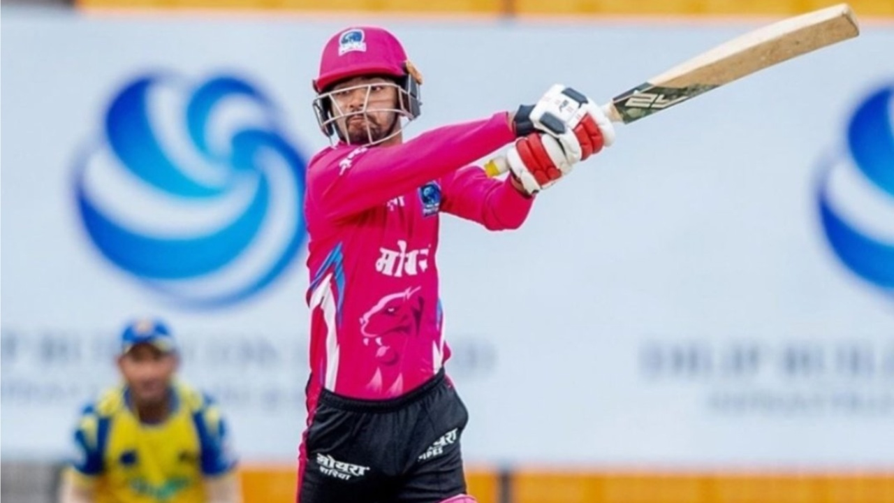 Who is Akshat Raghuvanshi sold to LSG