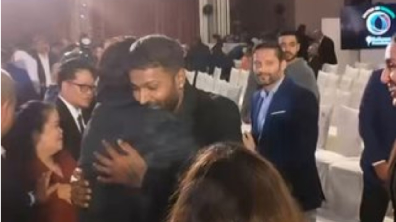 Hardik Pandya introduces girlfriend Mahieka Sharma to Amitabh Bachchan