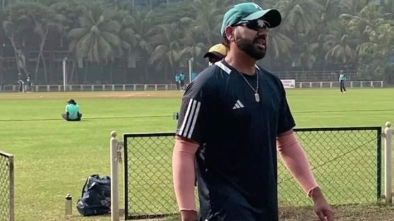 Rohit Sharma offered vada pav by fan in net session