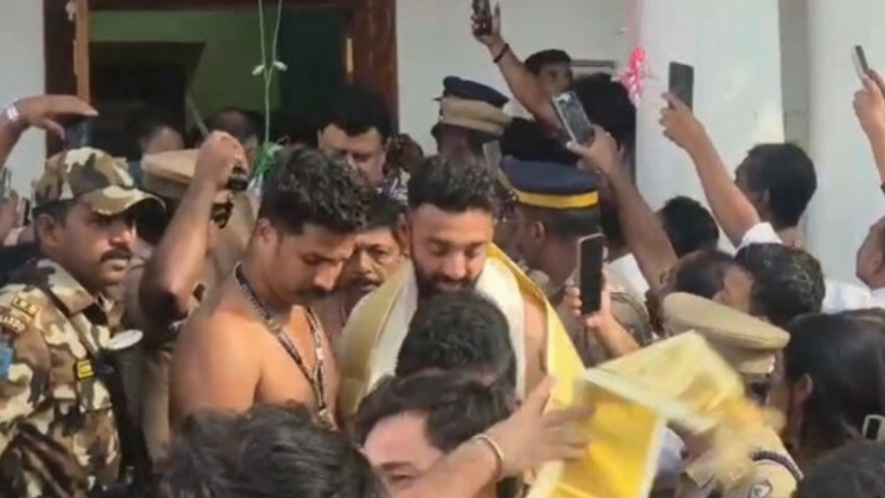 Indian players visit Padmanabhaswamy Temple