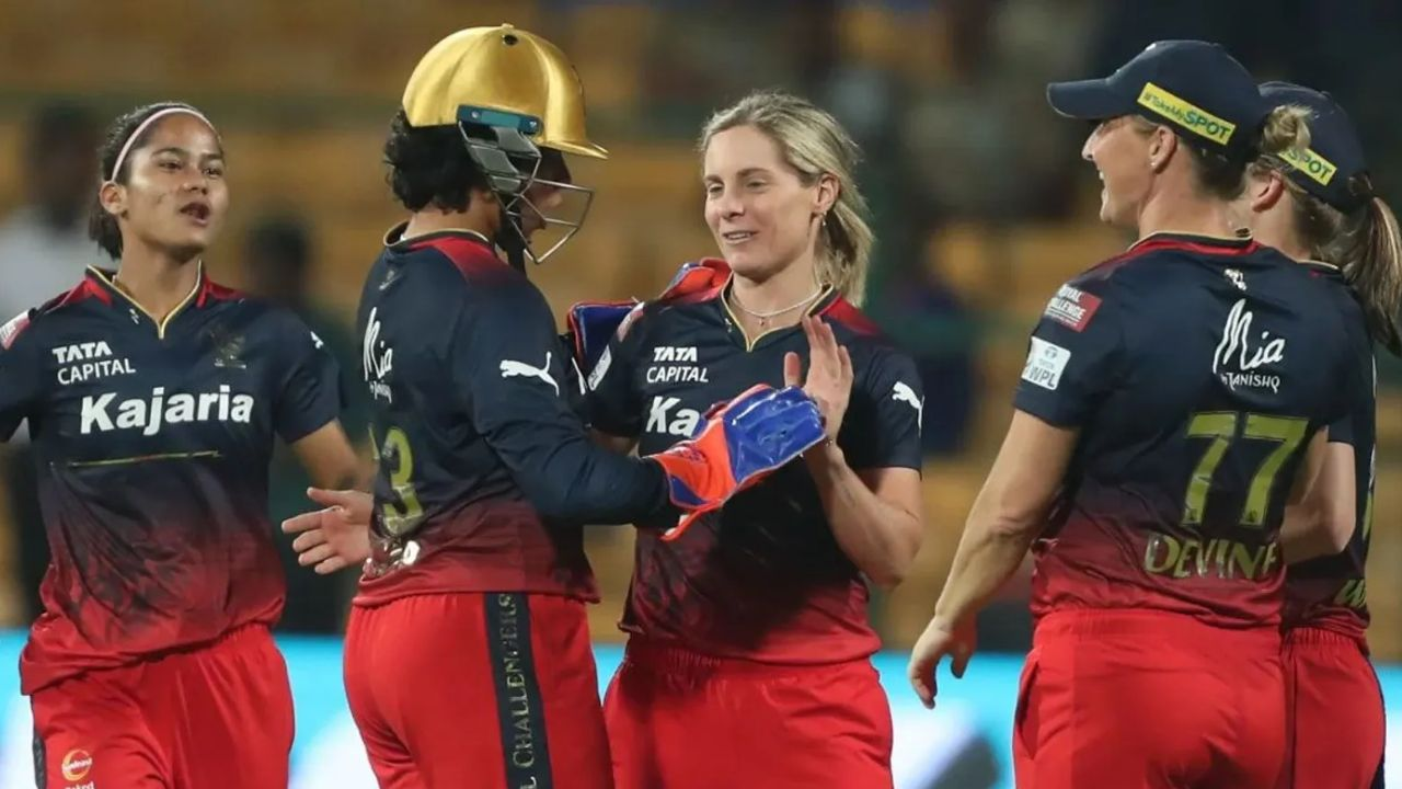 Sophie Molineux named to lead Australia's T20 side