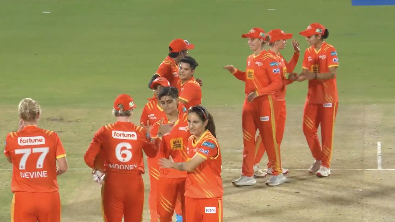 Sophie Devine scored 50 not out 