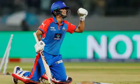 DC-W vs MI-W 13th match