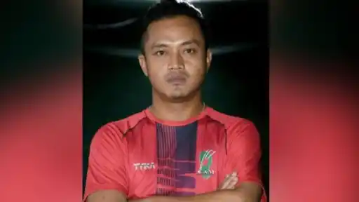 Former Mizoram Ranji Trophy cricketer K Lalremruata tragically passed away after collapsing on the field during a local cricket match on Thursday.